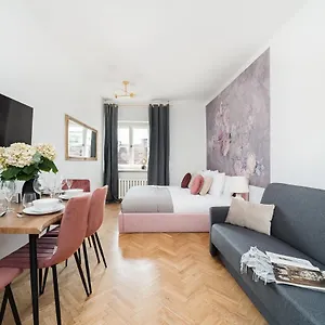 https://gallery7-apartament-6.krakowhotelspoland.com